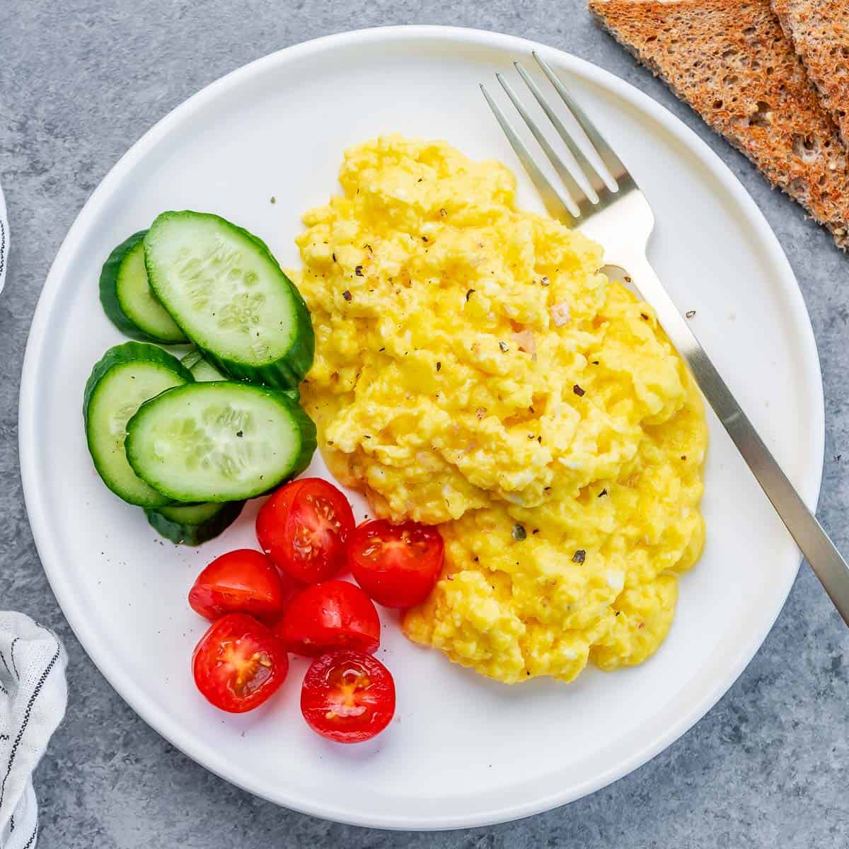 2 High-Protein Meal Plans to Crush Your Goals! 2 Cottage cheese eggs 6